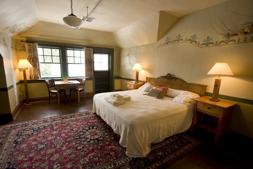 ホテル Mcmenamins Edgefield トラウトデール 部屋 写真