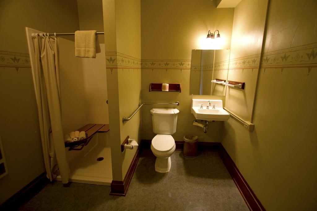 ホテル Mcmenamins Edgefield トラウトデール 部屋 写真